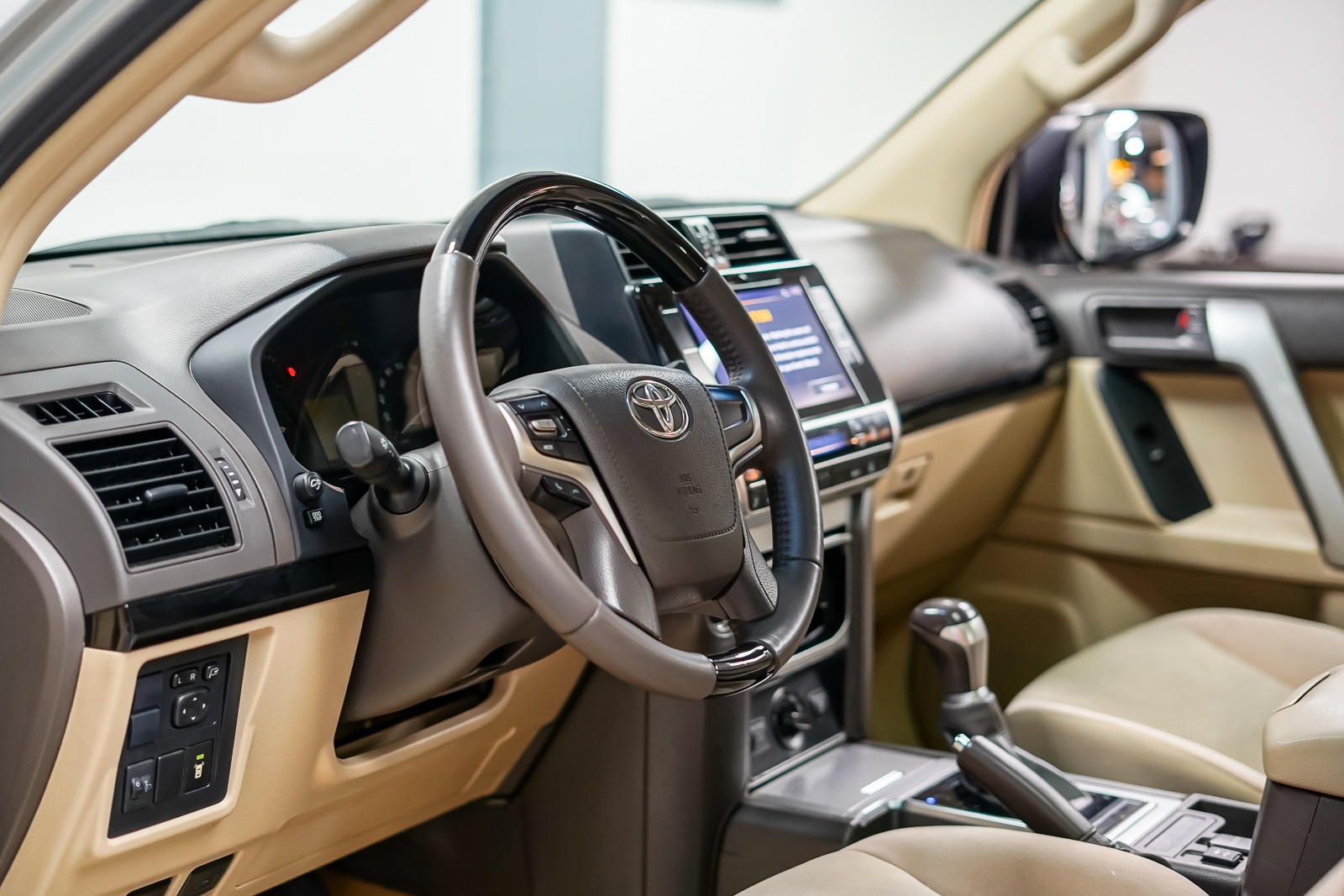 2018 Toyota Land Cruiser Prado GXR – Reliable Full-Size 4x4 SUV (GCC Specs) - Image 15