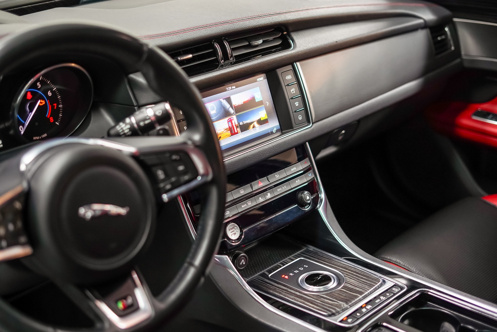 2016 Jaguar XF-S P380 AWD - Supercharged V6 Luxury Sedan (GCC Specs) - Image 21