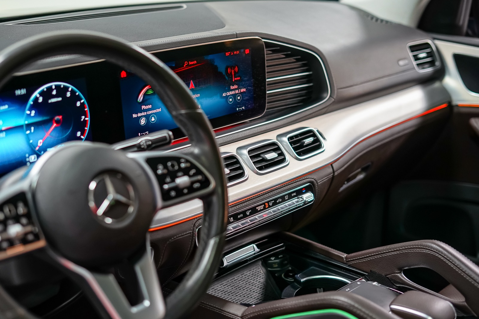 2019 Mercedes-Benz GLE 450 AMG Line 4MATIC – Luxury Family SUV (GCC Specs) - Image 19