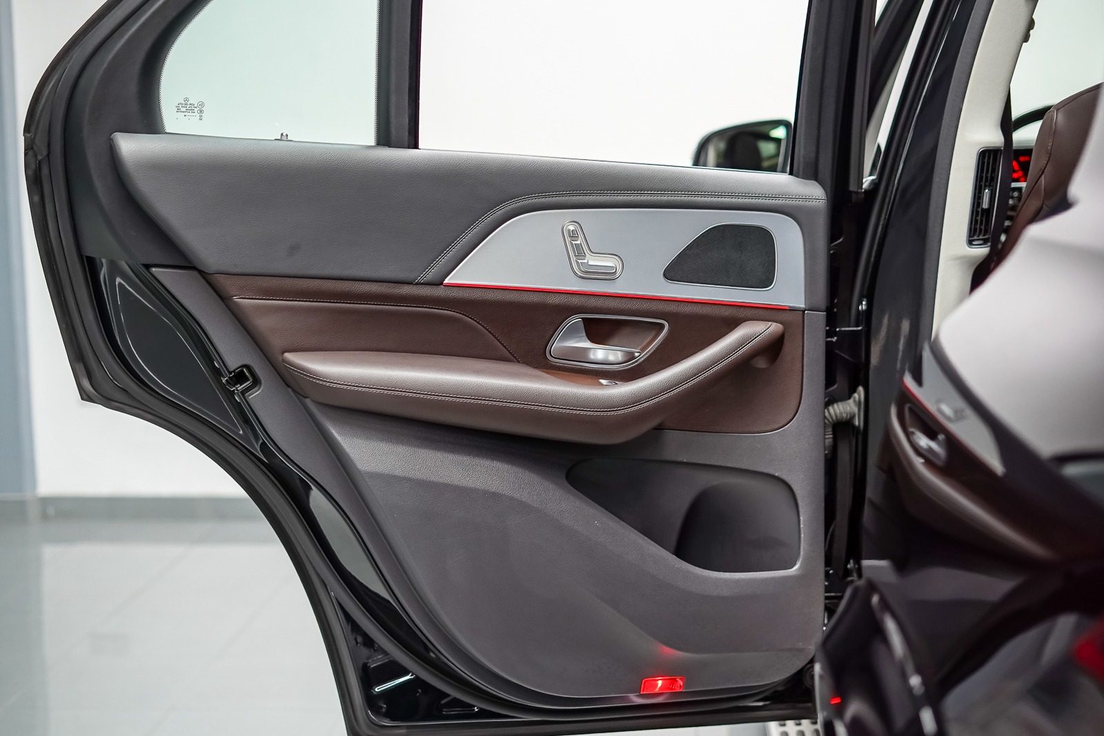 2019 Mercedes-Benz GLE 450 AMG Line 4MATIC – Luxury Family SUV (GCC Specs) - Image 21